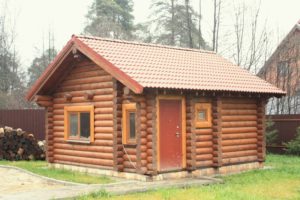 Современное строительство бани осуществляется с использованием различных материалов. Однако более подходящим вариантом считается дерево. Если же строение возводится из бетона, алюминия или стали, в таком случае обязательно потребуется деревянная обшивка внутри парилки. Сделать правильный выбор качественной древесины помогут специалисты нашей организации «СтройДом», которые уже на протяжении пяти лет выполняют строительство бани под ключ недорого, надежно и быстро.
