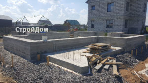 Монолитная плита с ростверком