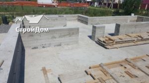 Монолитная плита с ростверком