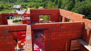 Строительство загородного дома из кирпича
